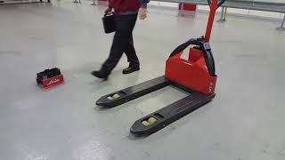 Introducing the Linde MT12 electric pallet truck [upl. by Catlin]