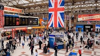 A Walk Through The London Victoria Station London England [upl. by Velvet341]